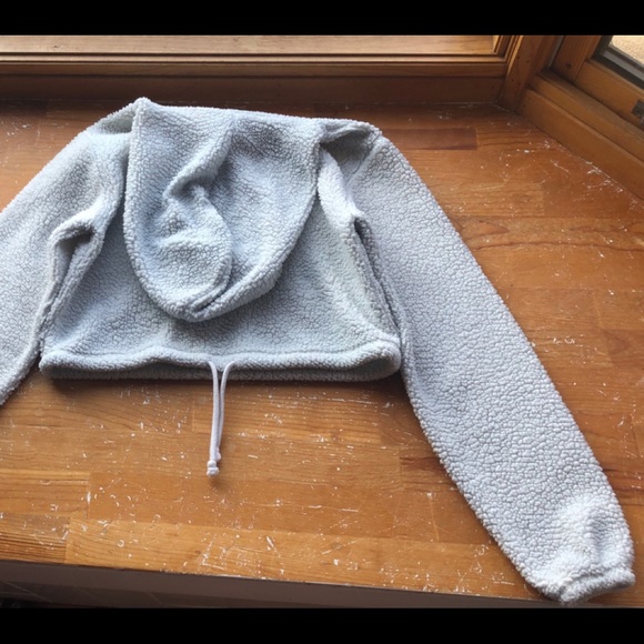 Wild fable cropped grey sweatshirt - Picture 2 of 5